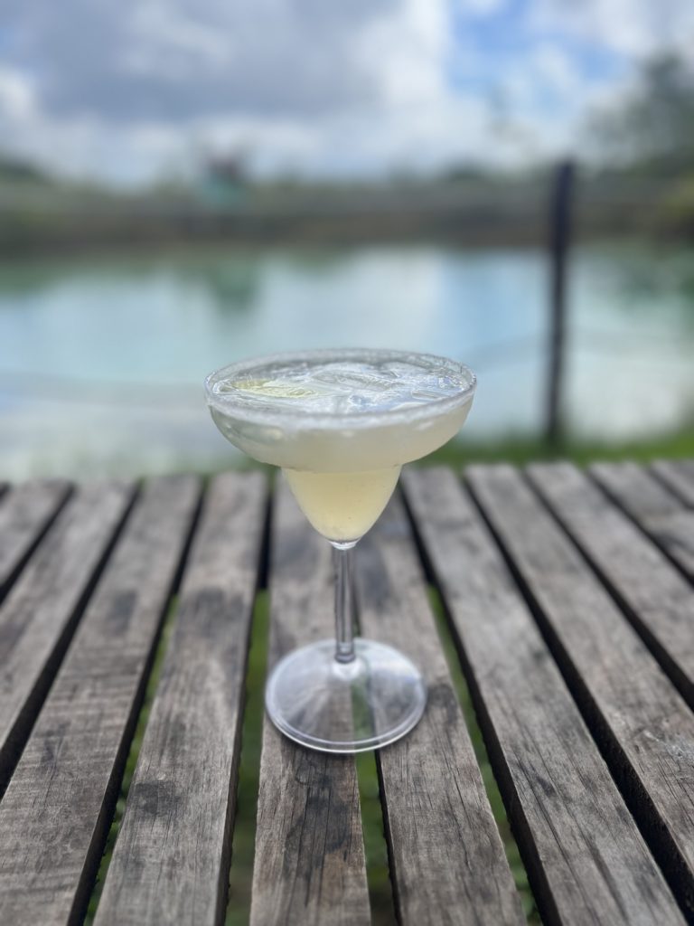 Picture of a margarita cocktail at the Los Rapidos restaurant