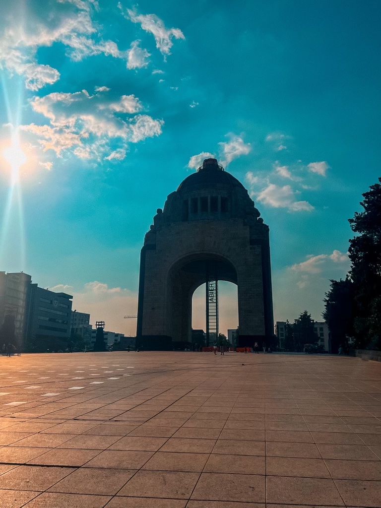 A sunny day around the Monumento a la Revolucion, Mexcio City