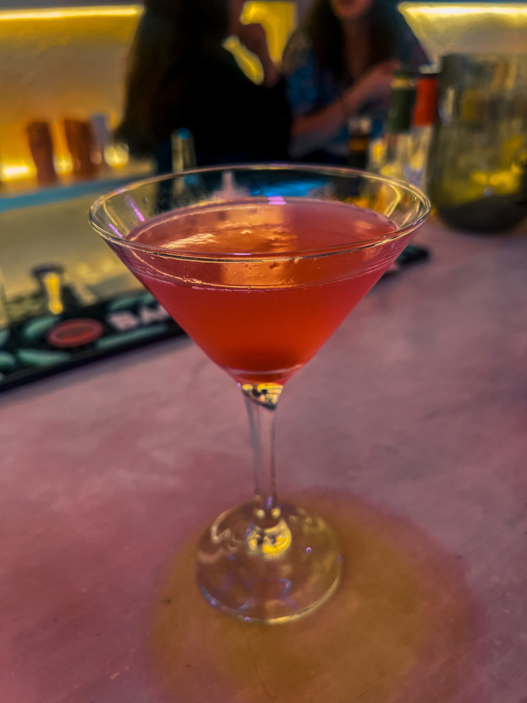 photo of a cosmopolitan cocktail