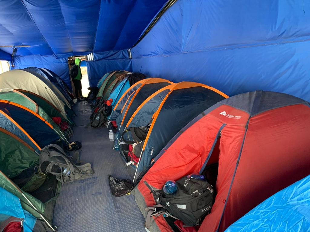 photo of tents in a shelter at soy tours camp on volcano acatenango