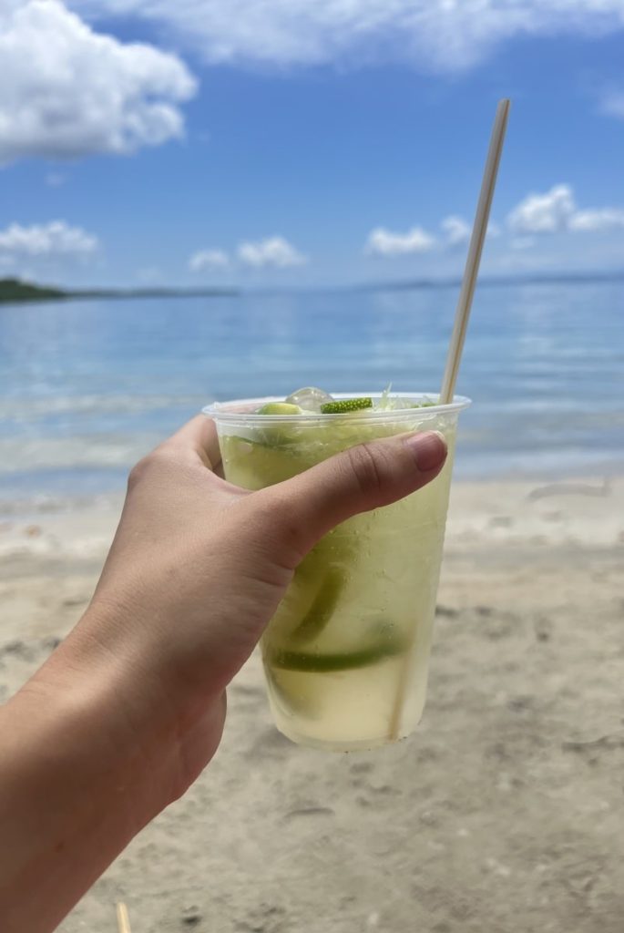 photo of a Caipirinha cocktail on playa estrella, bocas del toro.