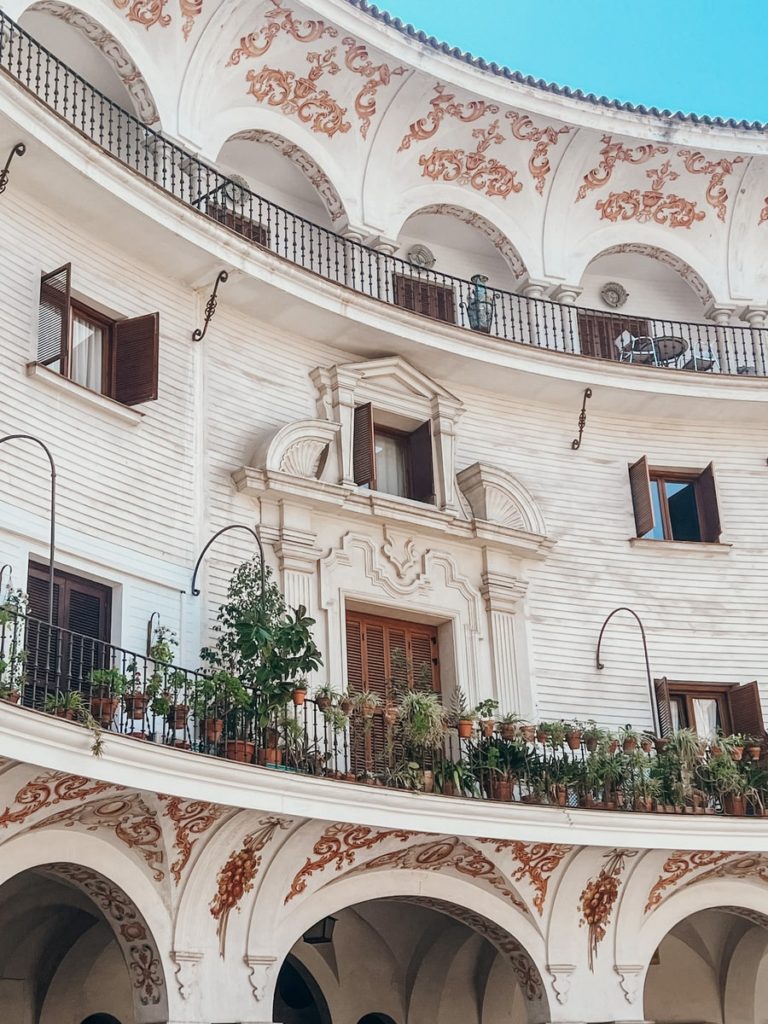 photo of Plaza del Cabildo in Sevilla, Spain