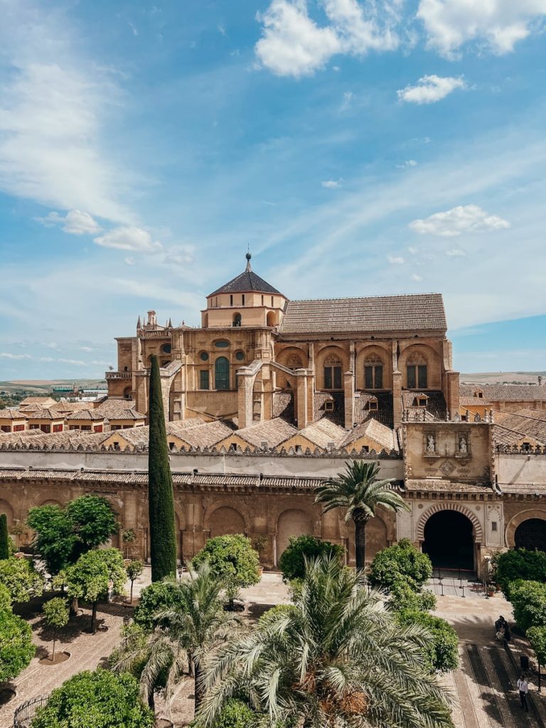 photo of the patio and outside of mesquita in cordoba