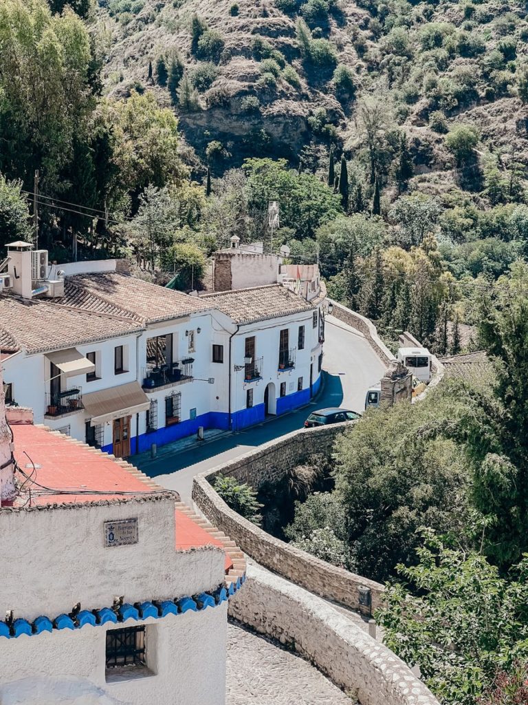 photo of winding streets in sacromonte neighbourhood of granda